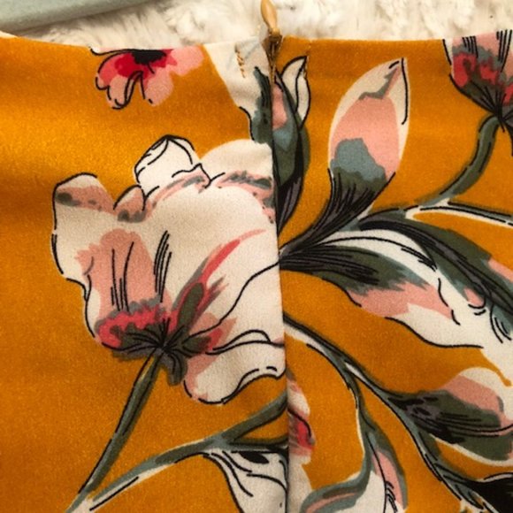 Floral Romper - Picture 5 of 6